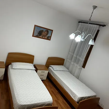 Apartament Ares House